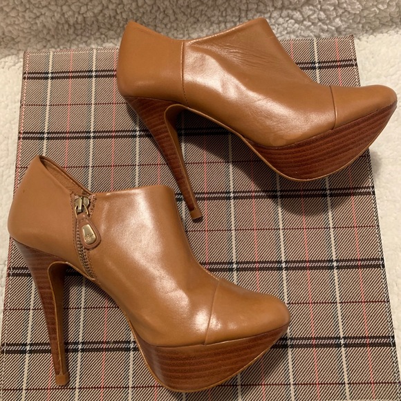 Zara ankle heeled boots, size 6. - Picture 6 of 12